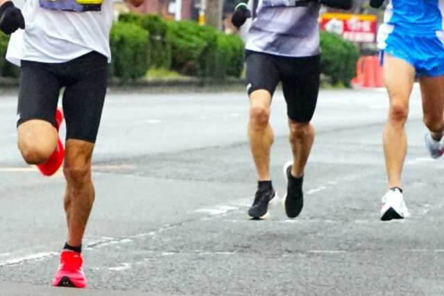 The runners' fierce battle